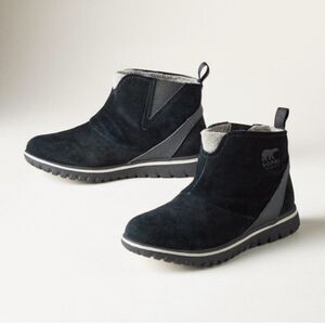 Sorel black suede leather Cozy Short ankle booties flat snow pull on round toe 9